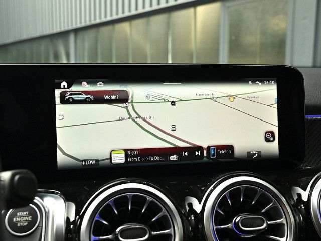 Mercedes-Benz GLB 180 