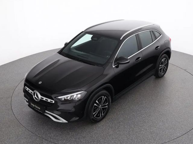 Mercedes-Benz GLA 180 Fernlichtass. Kamera