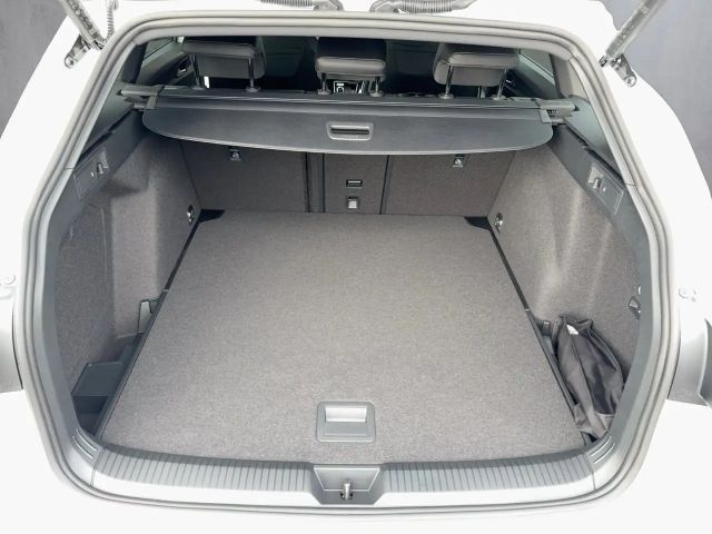 Volkswagen Golf DSG Sport Variant