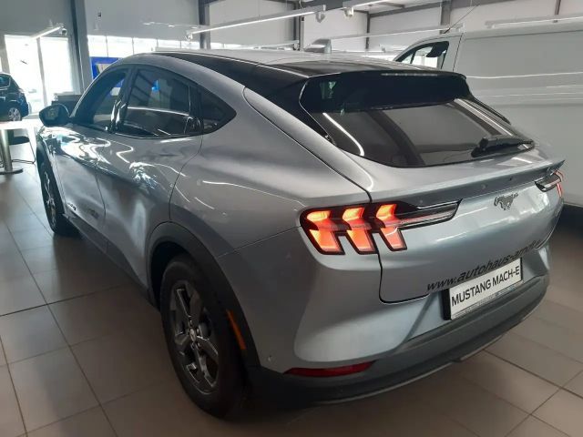 Ford Mustang Mach-E RWD