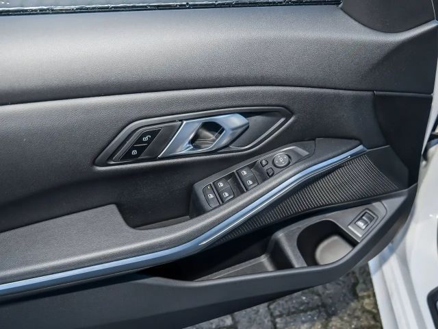 BMW 318 318d M-Sport Sedan