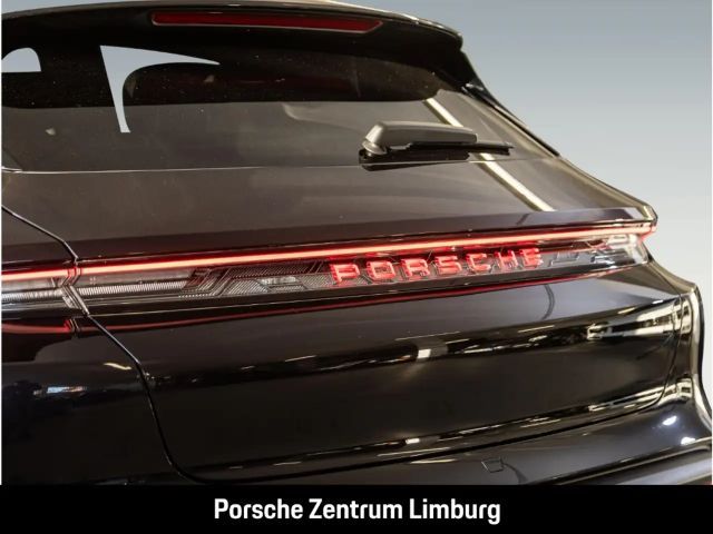 Porsche Taycan 4 Cross Turismo