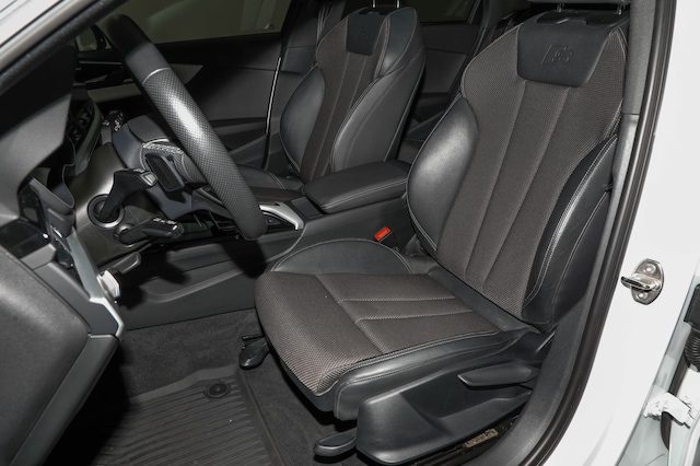 Audi A4 40 TFSI Avant Quattro S-Line S-Tronic