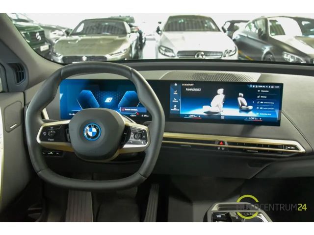BMW iX 40 SkyLounge Massage HK HUD Soft Laser 360