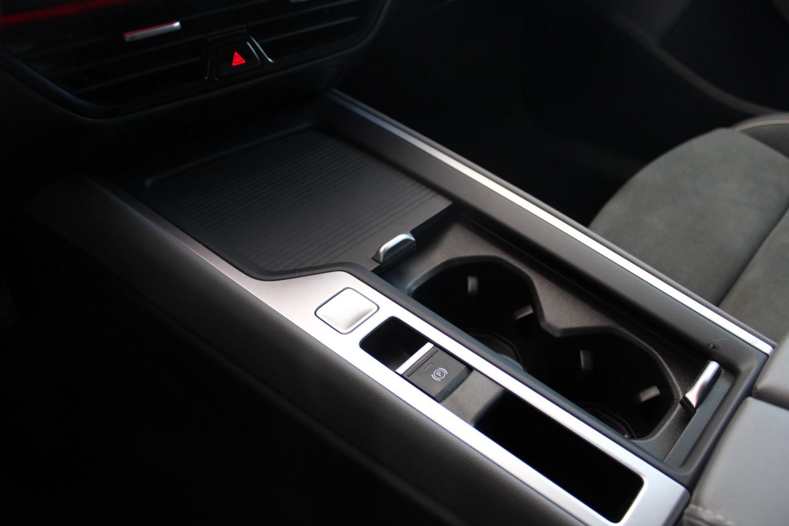 Volkswagen Passat 1.5 eTSI Business Variant