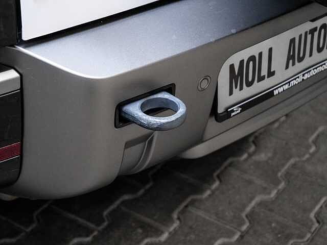 Land Rover Defender 110 Dynamic SE