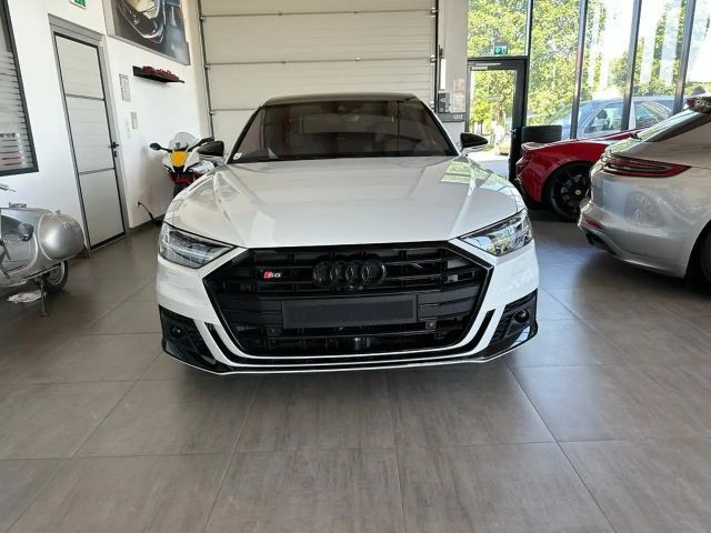 Audi S8 Quattro
