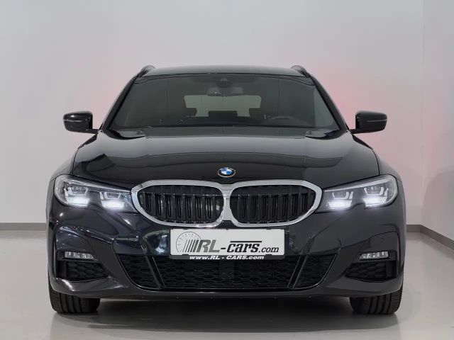 BMW 330 330e M-Sport xDrive