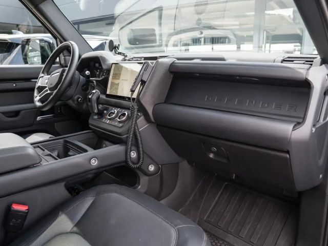 Land Rover Defender 110 Dynamic HSE