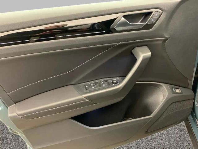 Volkswagen T-Roc 2.0 TSI DSG IQ.Drive R-Line