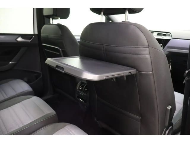 Volkswagen Touran 1.5 TSI DSG R-Line