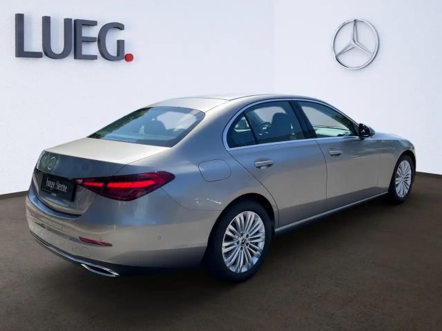 Mercedes-Benz C 200 AVANTGARDE Sedan