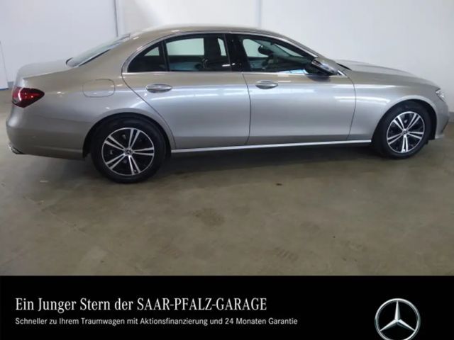 Mercedes-Benz E 200 AVANTGARDE E 200 d Sedan