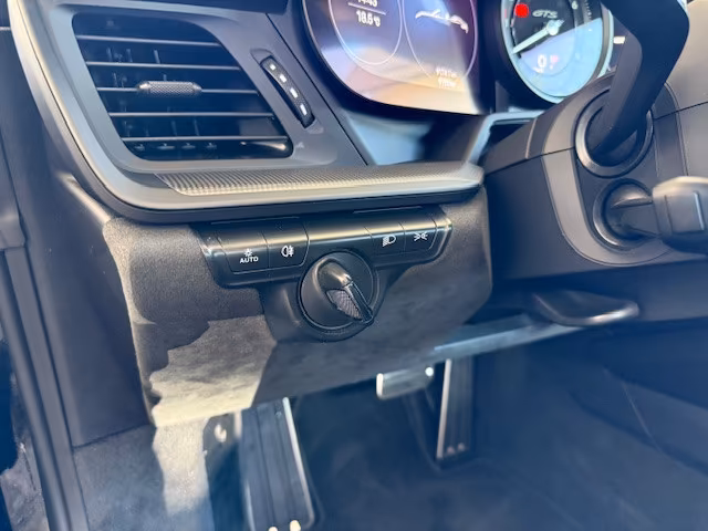 Porsche 911 Cabriolet Carrera GTS