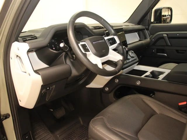 Land Rover Defender 110 D300 Dynamic SE