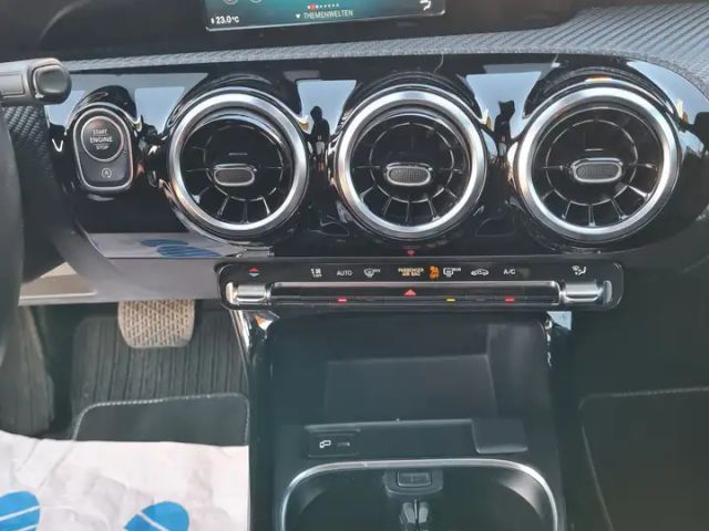 Mercedes-Benz A 200 Business Line Hatchback