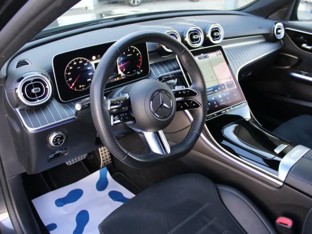 Mercedes-Benz C 200 4MATIC Sedan