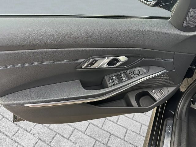 BMW 330 330e M-Sport Touring