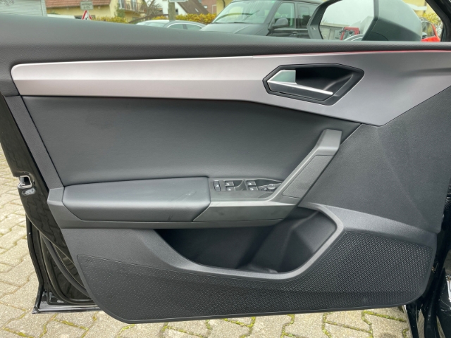 Seat Leon 1.5 eTSI FR-lijn Sportstourer