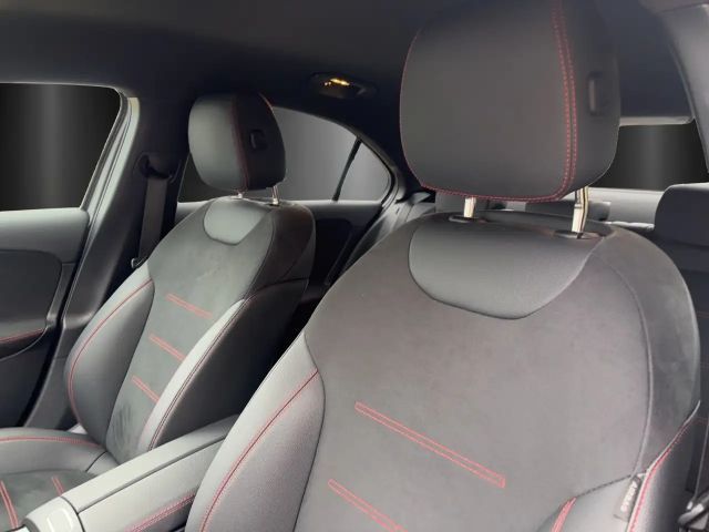 Mercedes-Benz A 220 A 220 d AMG Line
