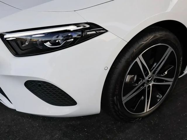 Mercedes-Benz A 250 A 250 e