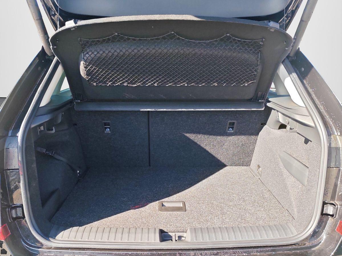 Skoda Kamiq Balance 1,5 TSI DSG AHK Navi Spurwechsela.