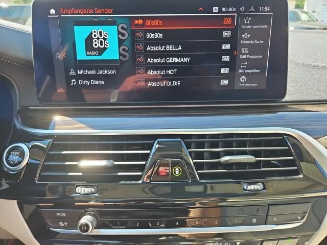 BMW 540 540i Luxury Line Sedan xDrive