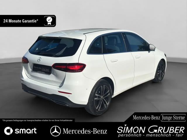 Mercedes-Benz B 200 Progressive Sedan