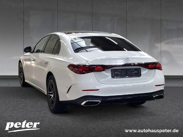 Mercedes-Benz E 200 Sedan