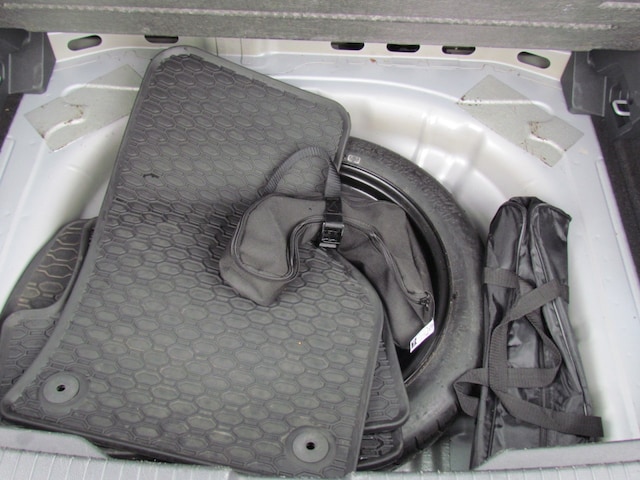 Volkswagen T-Roc T-Roc 1.5 AHK AppC RFK SHZ LED TWA uvm. Klima