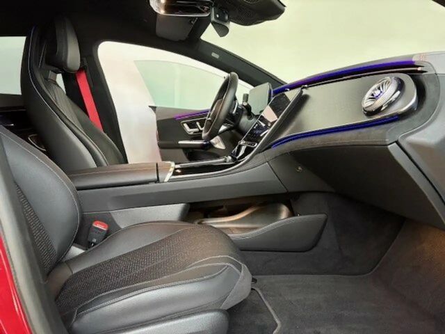 Mercedes-Benz EQE 300 Premium Sedan