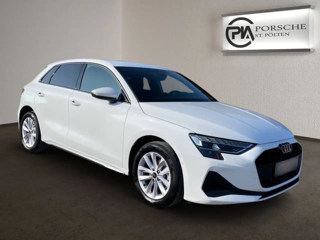 Audi A3 30 TFSI Sedan