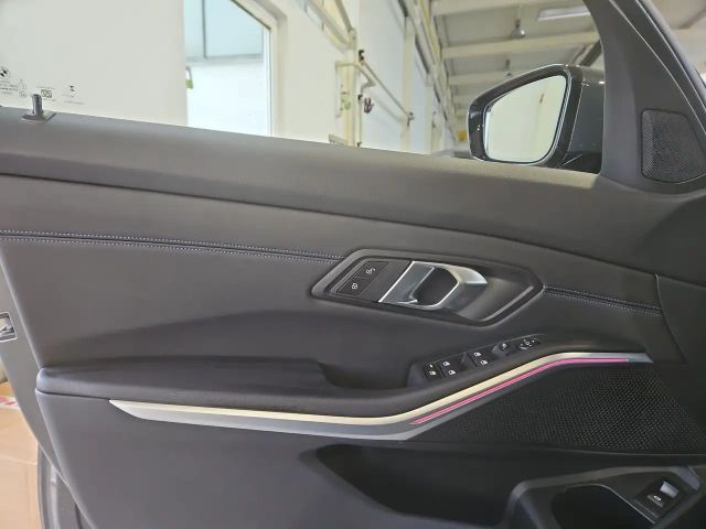 BMW 330 330i M-Sport Touring xDrive