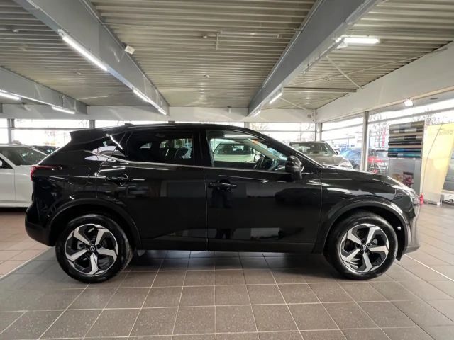 Nissan Qashqai 1.3 Connecta LED+KEYLESS+360°+ACC+VC.