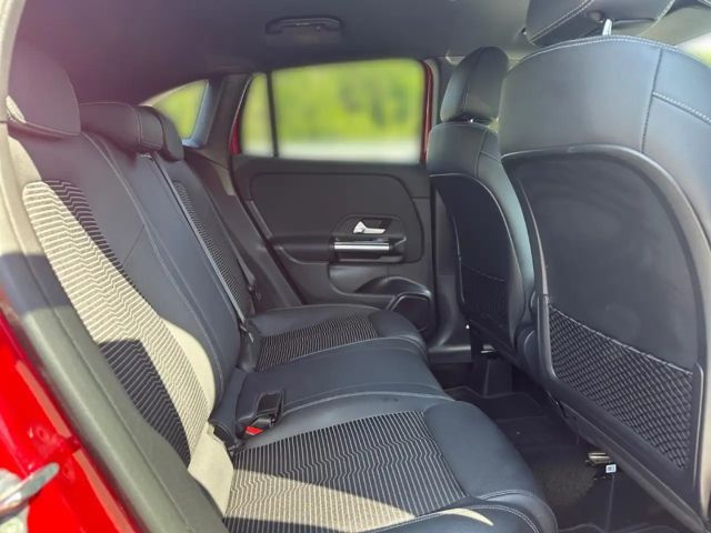 Mercedes-Benz GLA 220 GLA 220 d