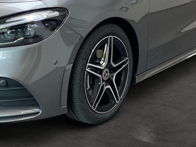 Mercedes-Benz B 200 AMG Line Sedan