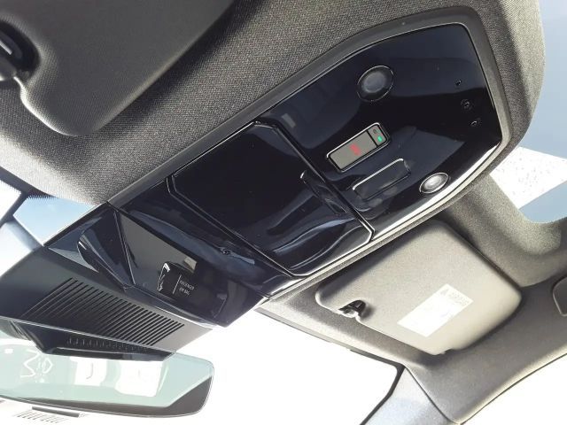 Renault Espace E-Tech Iconic