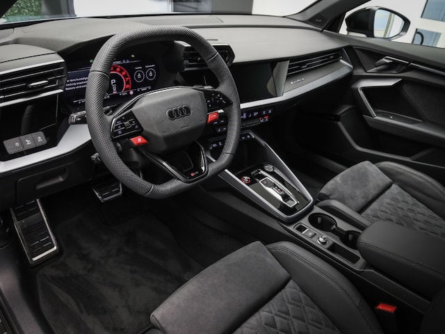 Audi RS3 Quattro S-Tronic Sedan