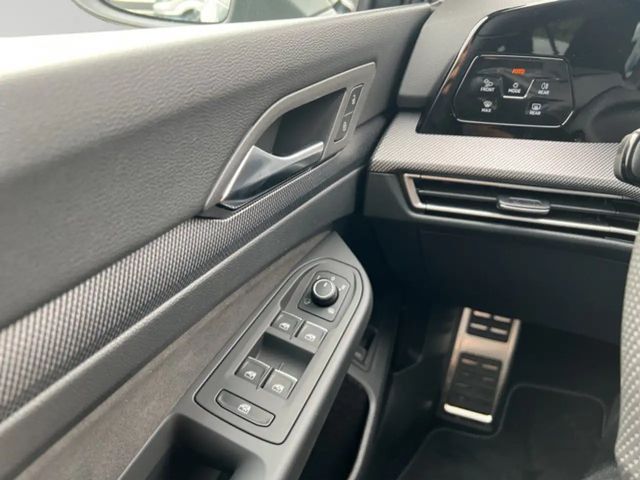 Volkswagen Golf R-Line Variant