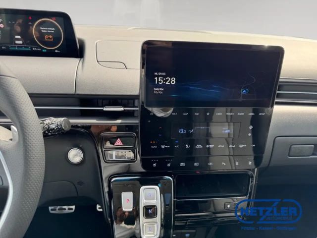 Hyundai Staria Signature