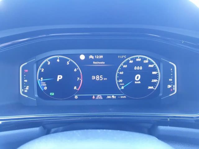 Volkswagen T-Roc 1.5 eTSI DSG R-Line