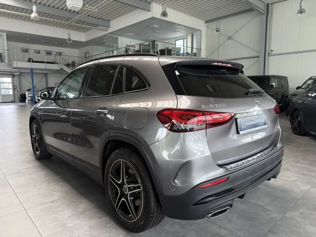 Mercedes-Benz GLA 250 4MATIC AMG Line