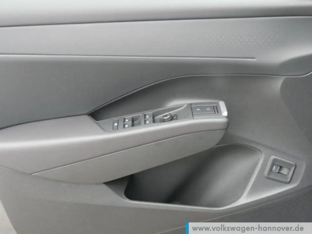 Volkswagen T-Roc 1.5 eTSI DSG IQ.Drive R-Line