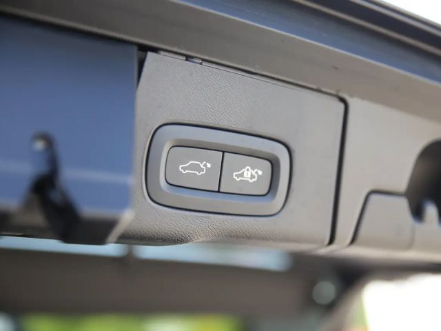 Volvo XC60 AWD Plus T8