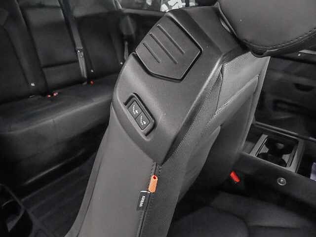 Land Rover Defender 90 Dynamic SE