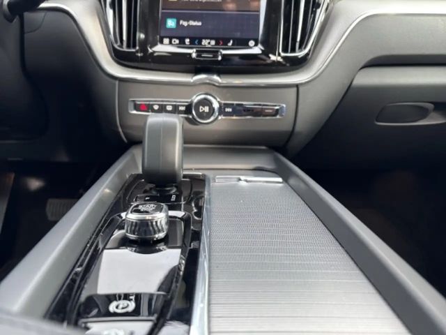 Volvo XC60 Dark Plus