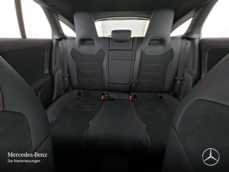 Mercedes-Benz CLA 200 AMG Line Shooting Brake