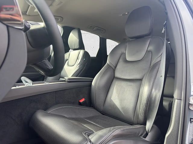 Volvo XC60 AWD Dark Plus