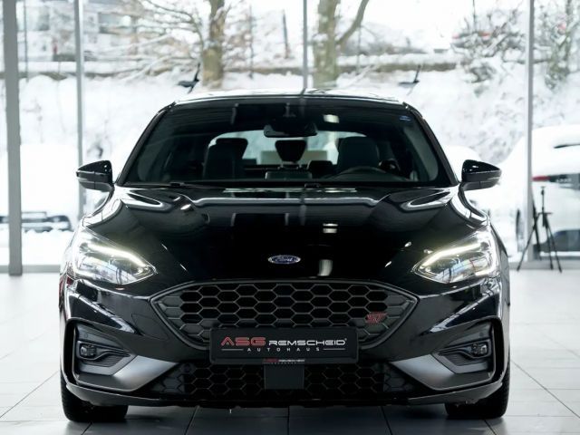 Ford Focus EcoBoost ST Line