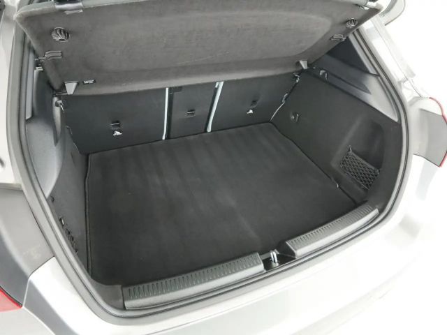 Mercedes-Benz A 200 A 200 d AMG Line